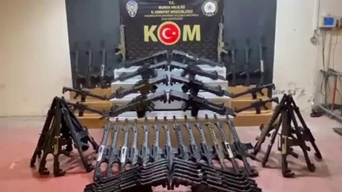 Bursa'da silah kaaklarna darbe: Depodan cephanelik kt 