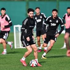 Beikta'ta Rafa Silva, takmla birlikte almalarn srdryor