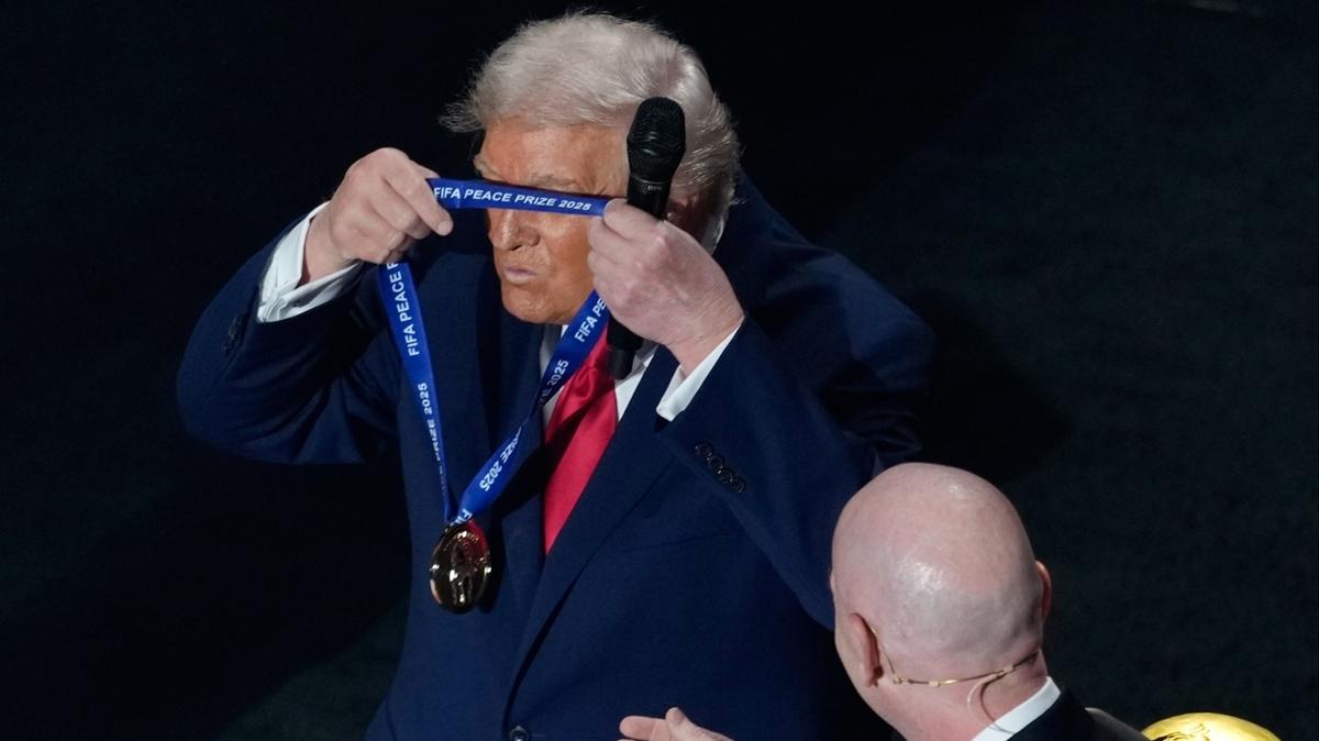 FIFA Bar dl, Trump'a verildi