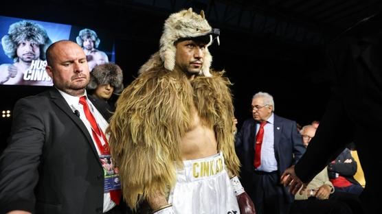 Hseyin Cinkara Avustralyal dnya ampiyonu Jai Opetaia'ya kar ringe kyor