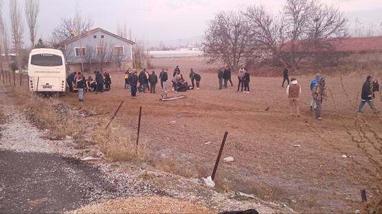 renci servis arac ile kamyonet arpt: ok sayda yaral var