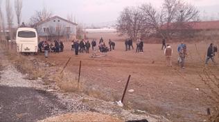 renci servis arac ile kamyonet arpt: ok sayda yaral var