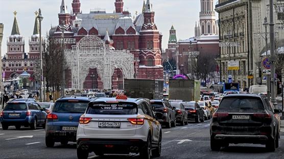 Rusya'da otomobil krizi! Srcler ayn marka aralarn altrmakta sorun yaad