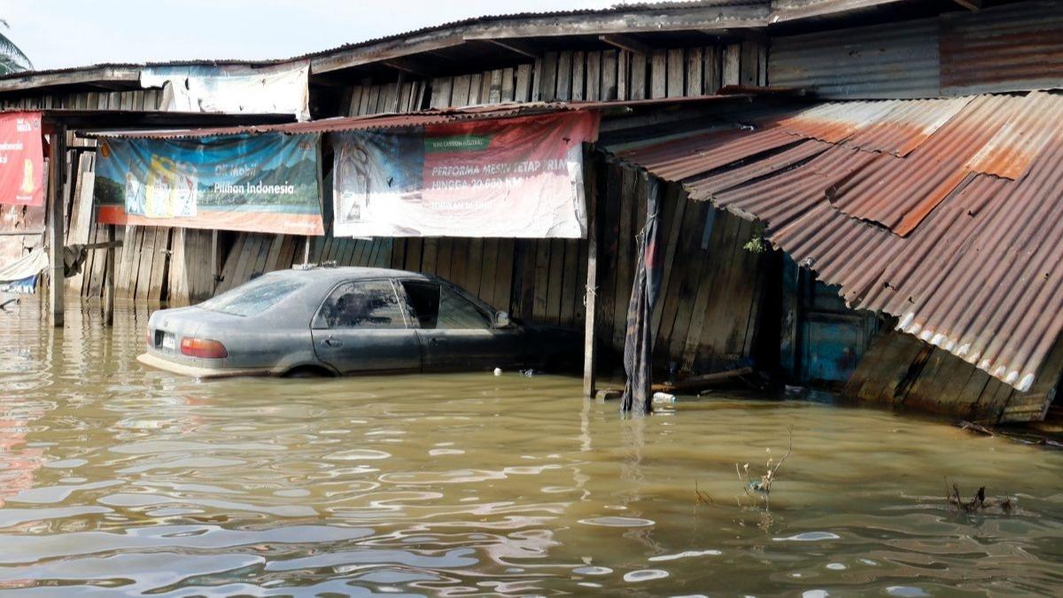 Endonezya'da bilanço ağırlaşıyor! 908 ölü, yüzlerce kayıp
