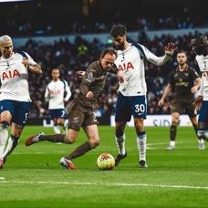 Tottenham, iki golle  puana uzand