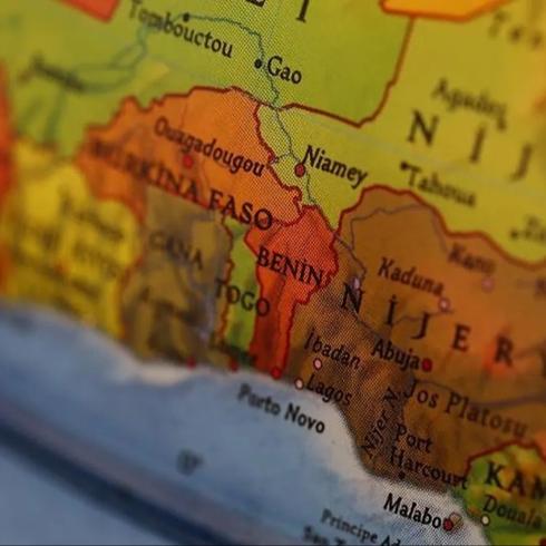 Benin'de darbe! Ynetime el koydular