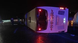 Osmaniye'de yolcu otobüsü devrildi: 3 yaralı