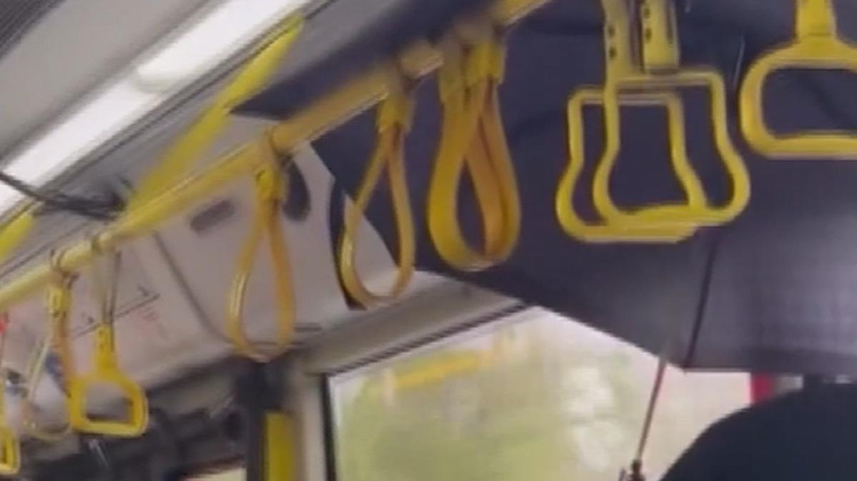 Yamur yad: Otobste slanmamak iin emsiye at