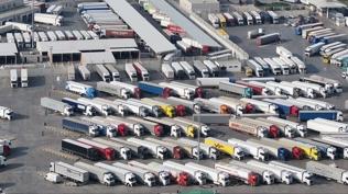 Tır geçişleri durdu