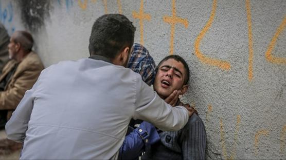 Gazze'de binalar havaya utu