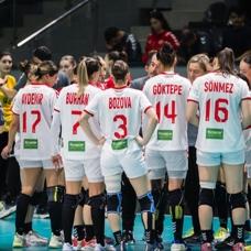 Ay-yldzllar, kamp galibiyetle kapatt