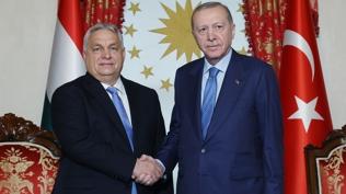 Cumhurbakan Erdoan, Macaristan Babakan Orban' resmi trenle karlad