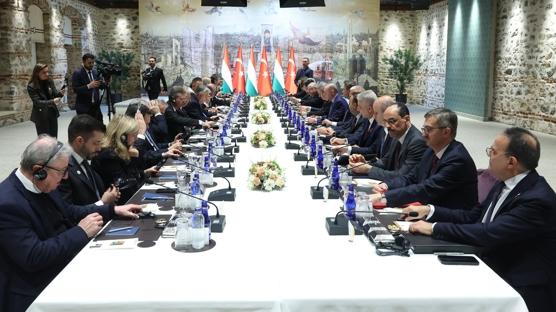 Cumhurbakan Erdoan ve Macaristan Babakan Orban heyetler aras grme gerekletirdi