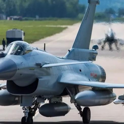 12 adet J-10 sava ua geliyor