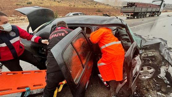 Pazarck yolunda can pazar: Doktor hayatn kaybetti, 2 yaral