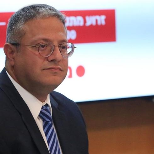 Meclis'e 'yal urgan' rozetiyle katld