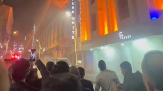 Van'da otelde korkutan yangn: Alevler tm iletmeyi sard