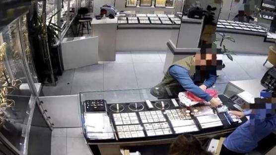 Altın hırsızı muhtarlığın kamerasını da götürdü! Nefes kesen takibin sonucu şaşırttı