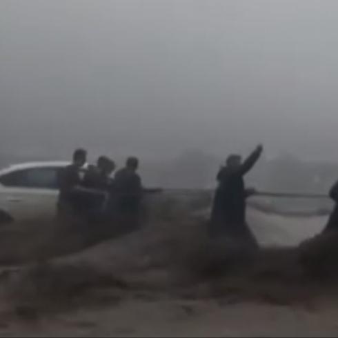 Arap lkeleri iddetli yalarla bouuyor! Irak'ta 2 kii hayatn kaybetti