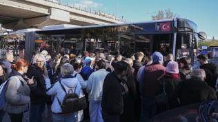 zmir'de metro raydan kt! Bornova hatt fel oldu