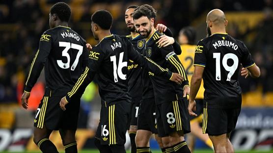 Manchester United farkl kazand