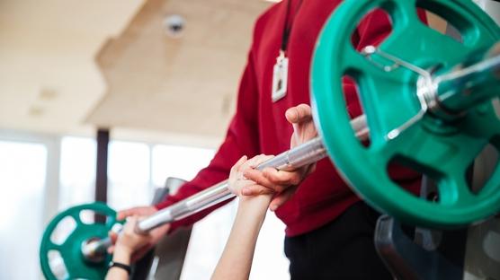 Ağırlık kaldırmak bağırsak mikrobiyomunu sekiz haftada değiştirebiliyor