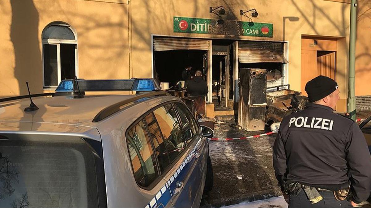 Almanya'da iki Trk camisine saldr! Duvarlara 'srail' ve 'IDF' yazdlar