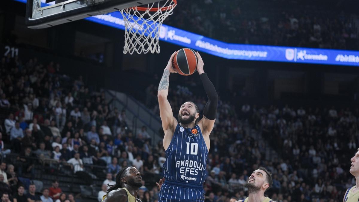 Anadolu Efes yarn spanya deplasmannda
