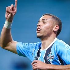 Fenerbahe'nin rakibi Aston Villa'dan kadroya gen takviye