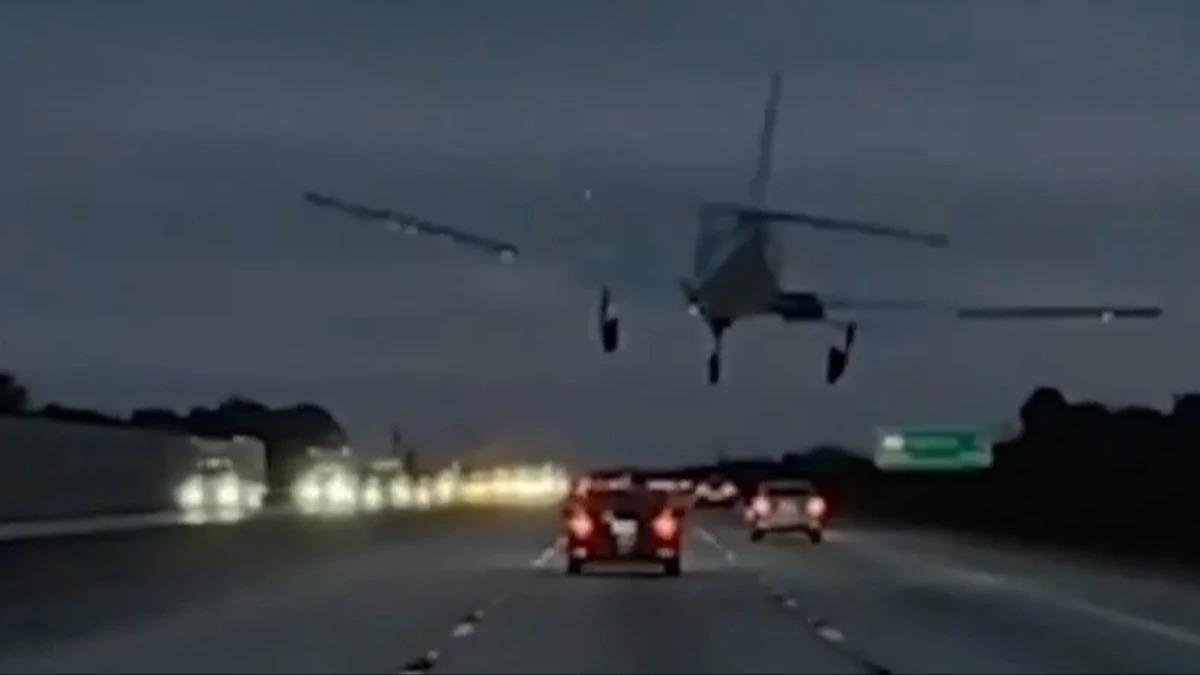 Film sahnesi gibi... Seyir halindeki araca uak arpt 