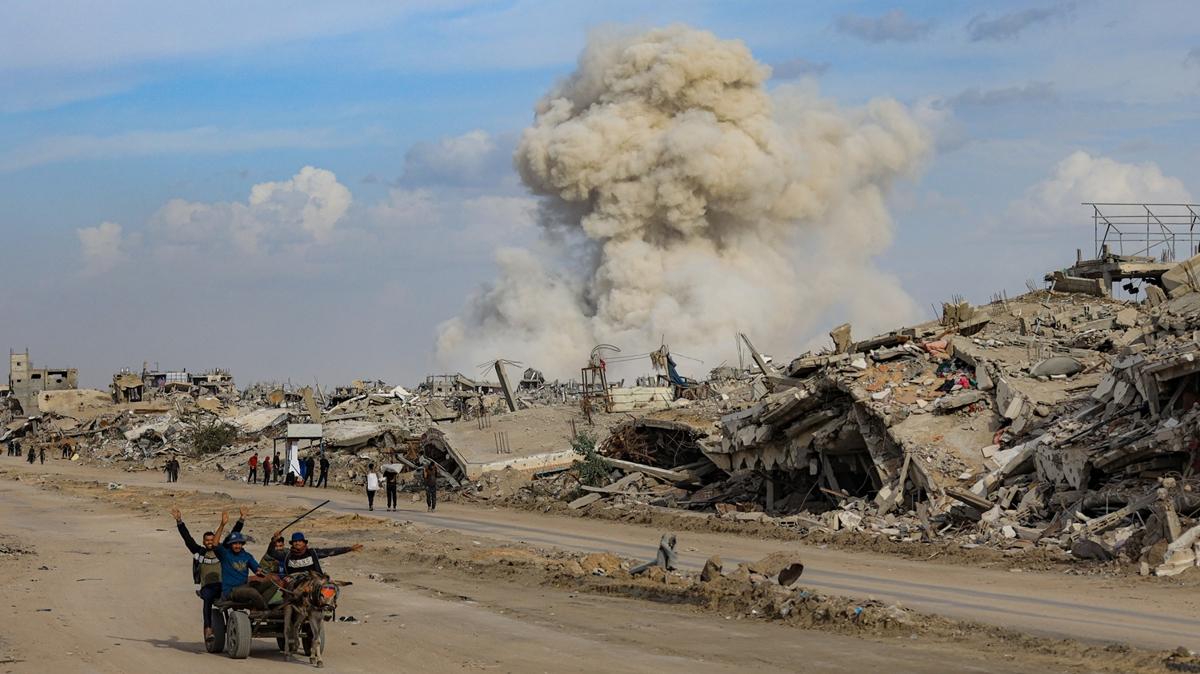 Katil İsrail kana doymuyor! Ateşkese rağmen bomba yağdırdılar