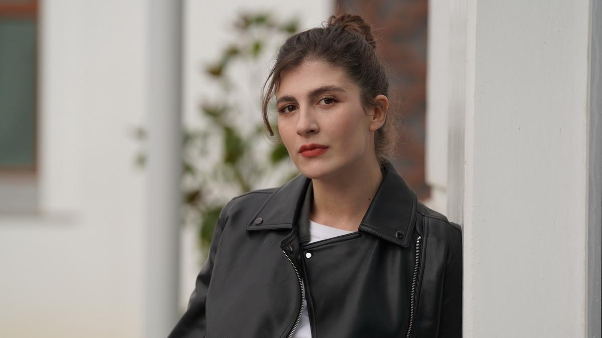 Naz ala Irmak 'Taacak Bu Deniz' kadrosuna girdi!