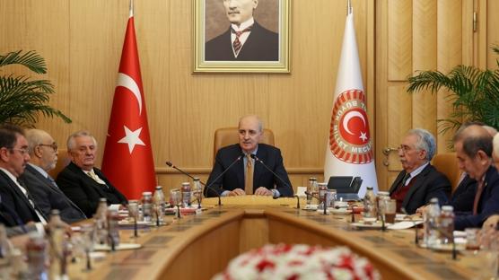 TBMM Başkanı Kurtulmuş, Doğu ve Güneydoğu Anadolu'daki illerin eski milletvekillerini kabul etti