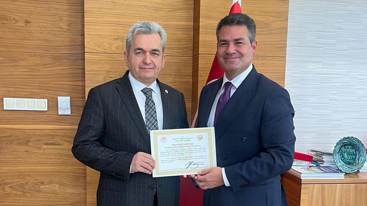 Yeniky Kemerky Enerji'ye 4 milyon fidan iin takdir belgesi 