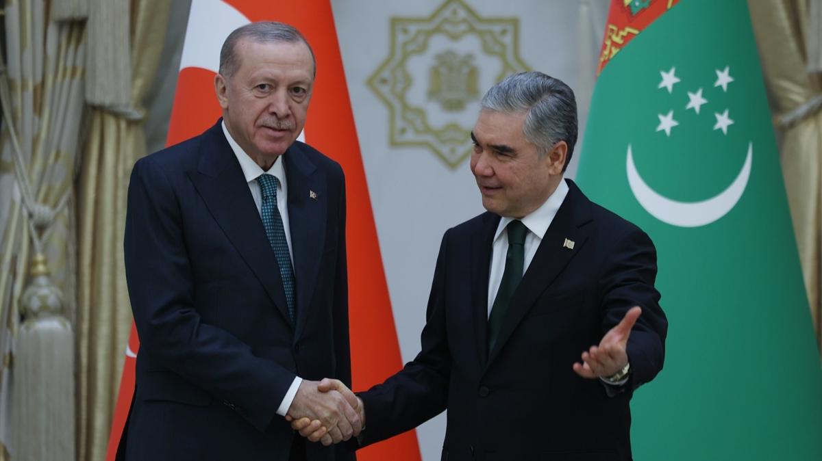 Akabat'a kritik ziyaret: Cumhurbakan Erdoan, Berdimuhamedov ile grt