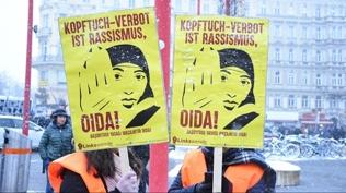 Avusturya'da ayrımcılık yasalaştırıldı