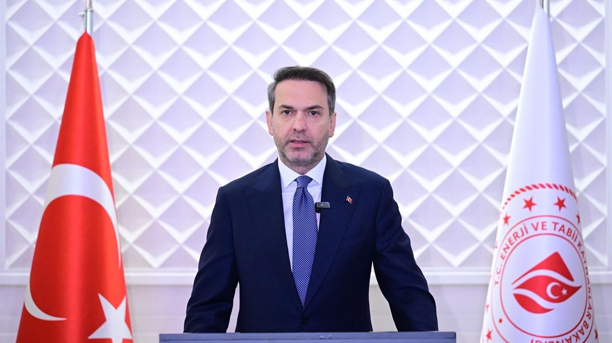 Bakan Bayraktar: 2035'e kadar yenilenebilir enerji kapasitemizi 120 gigavata karmay hedefliyoruz