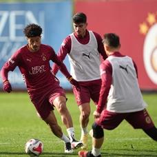 Galatasaray, Antalyaspor mesaisine başladı