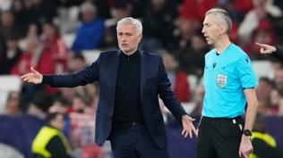 Mourinho'nun Benfica'sı evinde Napoli'yi 2 golle geçti