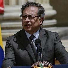 Petro'dan Maduro'ya 'gei hkmeti' ars