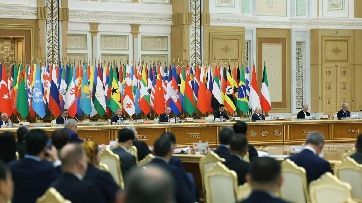 Cumhurbakan Erdoan Akabat'ta: Bar iin elimizi tan altna koymalyz