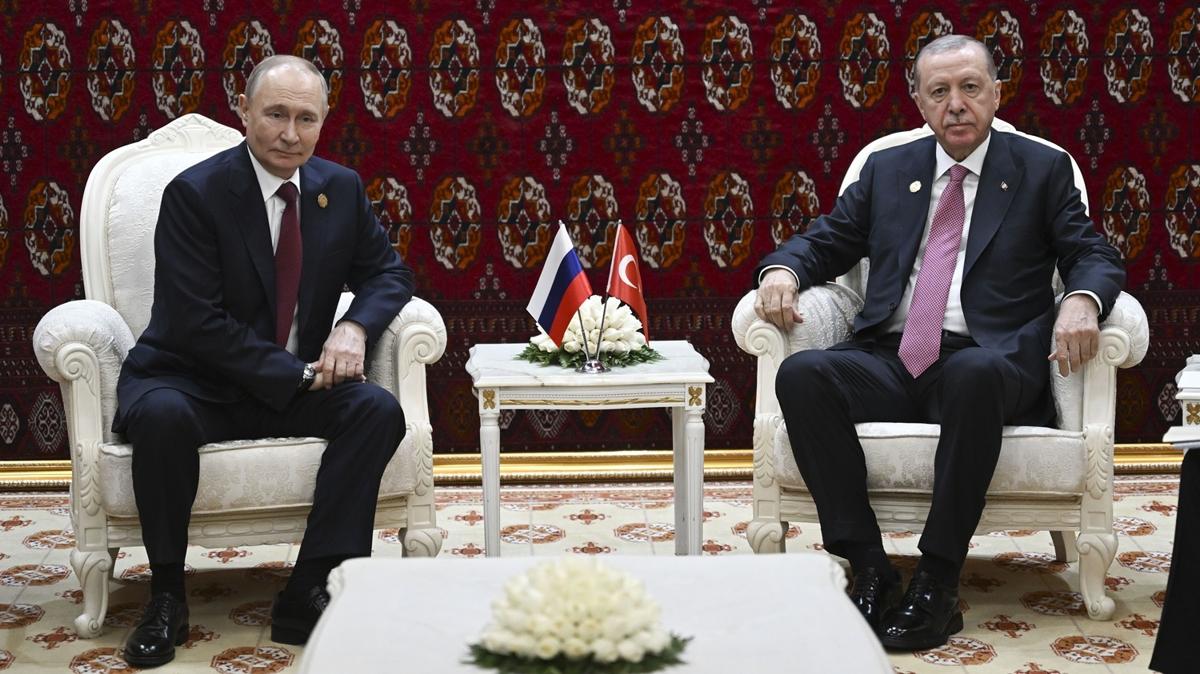 Trkmenistan'da diplomasi trafii... Cumhurbakan Erdoan, Putin ve erif'le grt