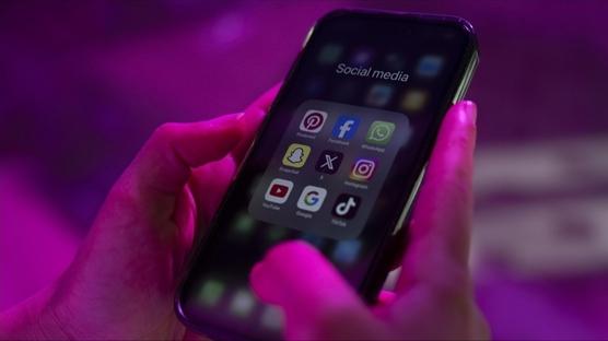 Avustralya sakinlerinden sosyal medyaya yaş sınırı yasasına tam destek