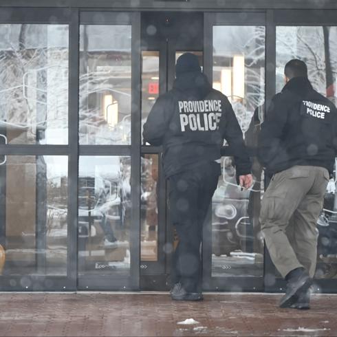 ABD'de �niversiteye silahl� sald�r�... 1 ��pheli g�zalt�na al�nd�