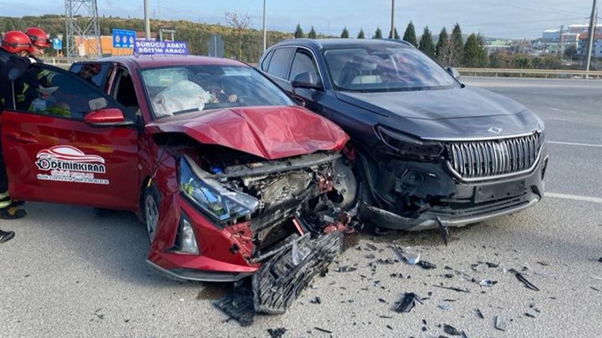 Bilecik'te iki otomobil çarpıştı: 4 yaralı