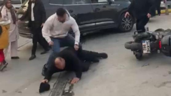 Esenyurt'ta trafikte dehşet: Sürücüyü öldüresiye dövdü