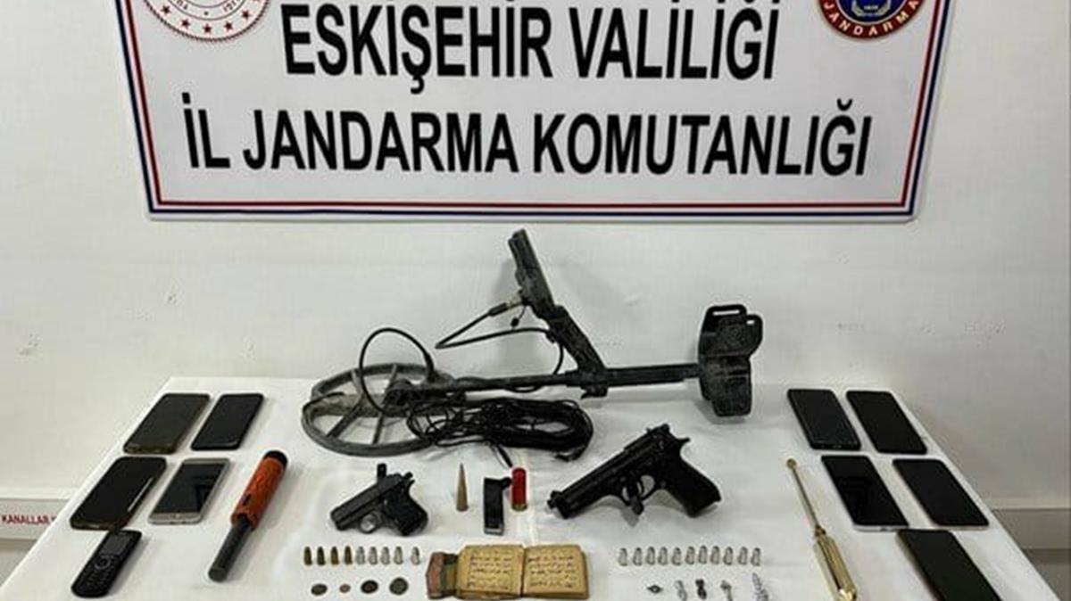 Eskişehir'de izinsiz kazı operasyonunda 10 şüpheli yakalandı