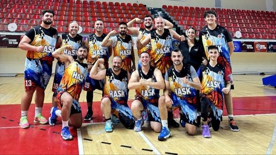 Hasketbol SK'da 15 mata 32 oyuncu forma giydi