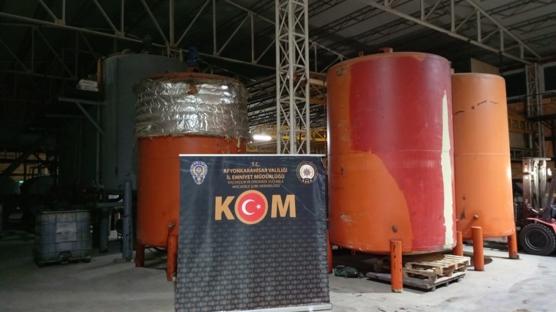 Afyonkarahisar'da 20 ton ka�ak akaryak�t ele ge�irildi