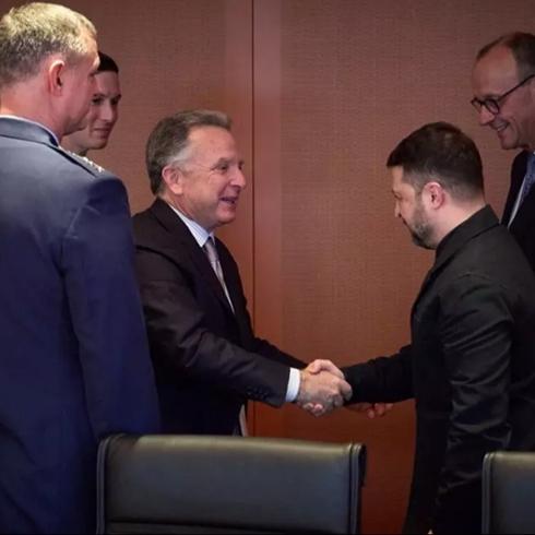 Berlin'de 5 saatlik zirve! ABD ve Ukrayna g�r��mesinin detaylar�n� anlatt�